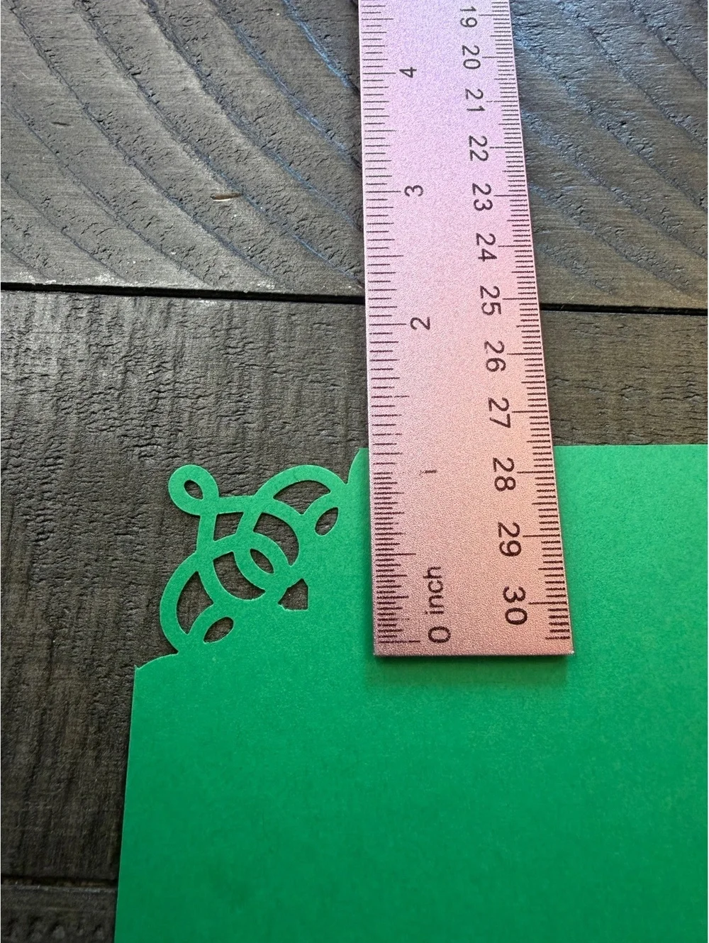 Martha Stewart Twirl Loop Corner Shape Punch